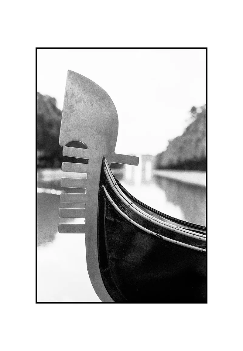 Gondola shot on Kodak T-Max 100 with a Leica M7, developed at Sedan Sieben, by Christian