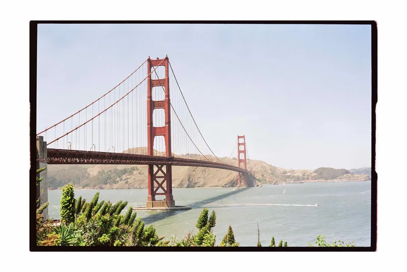 San Fran shot on Kodak Gold 200 with a Contax G1, developed at The Molinas Film Lab, by Josué Molina