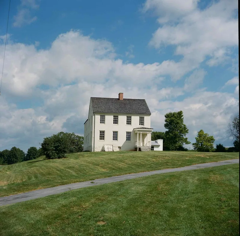 House off Antietam Battlefield shot on Kodak Portra 400 with a Ricoh SuperRicohflex, developed at Old School Photo Lab, by Lucy Mueller