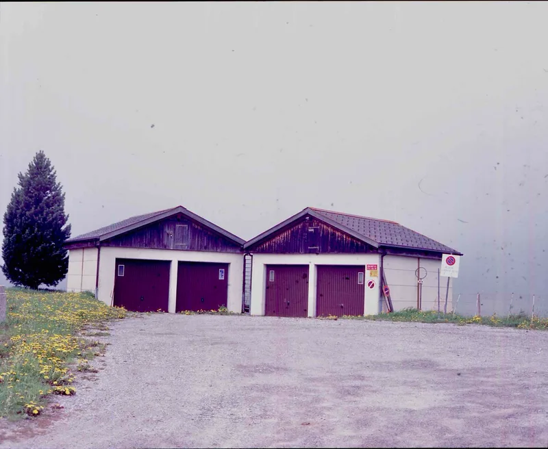 🏠🏠 shot on Fujifilm Provia 100F with a Fujica GM670, by e_mphoto