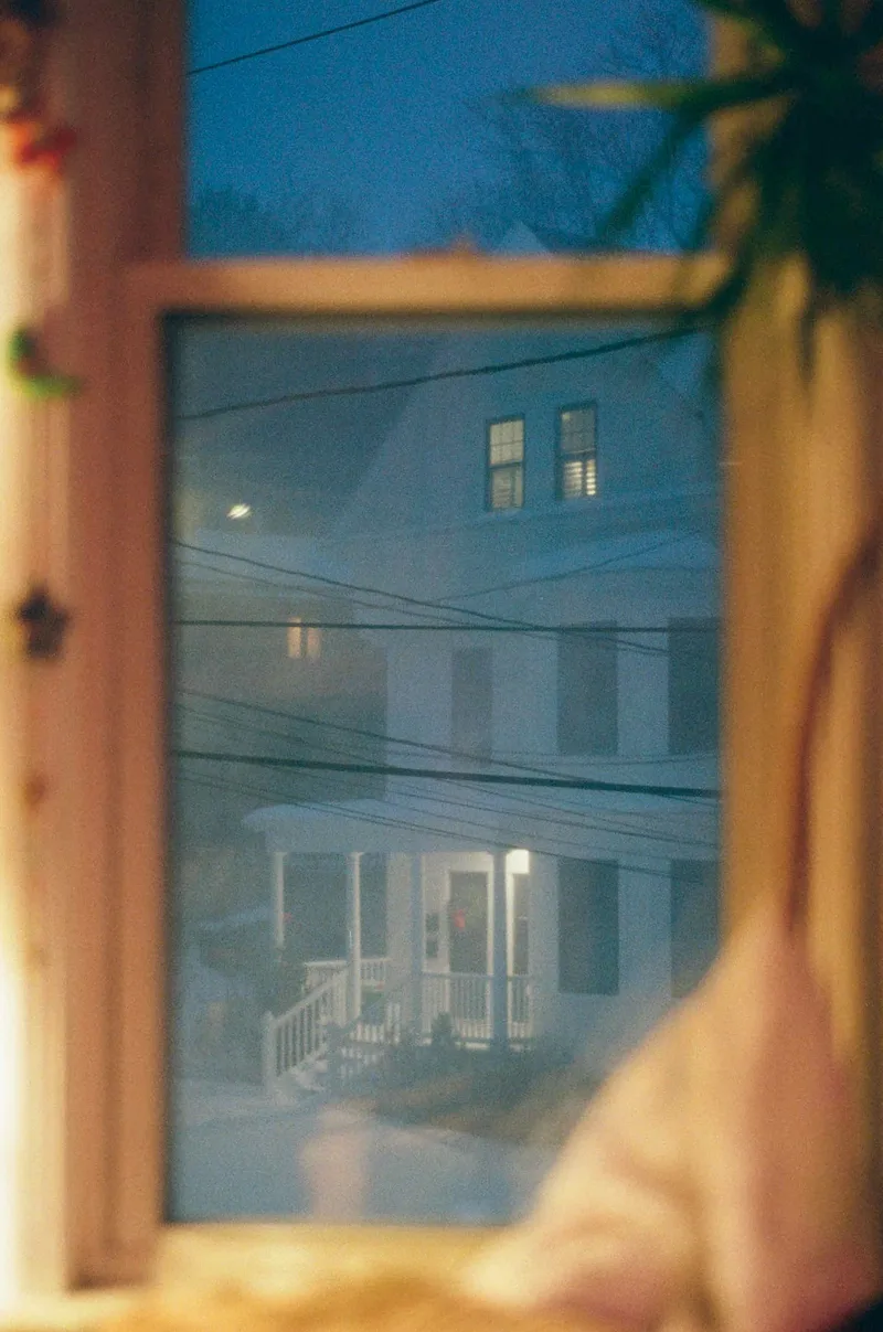 snowy night shot on Kodak UltraMax 400 with a Nikon F3, developed at Lumentation, by camael