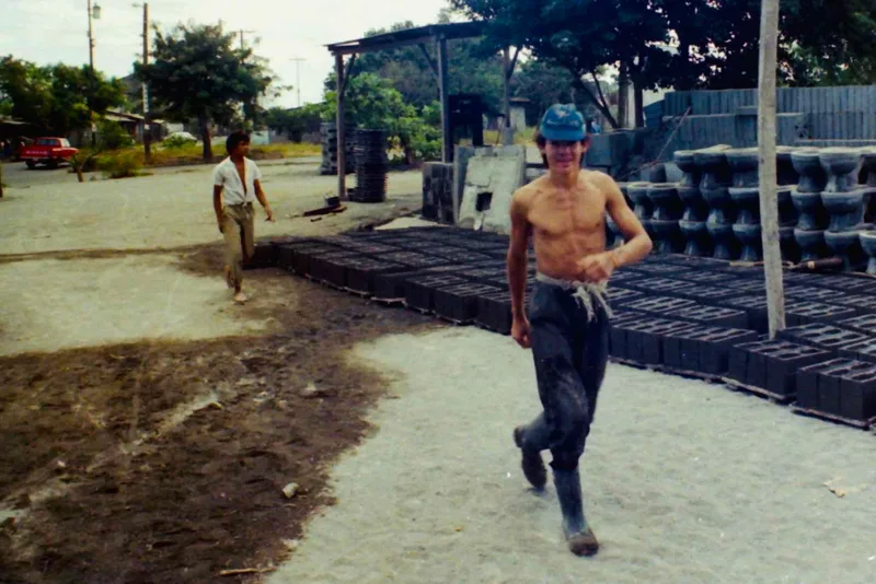 Nicaragua 1990. shot on Kodak Gold 200 with a Olympus OM-1, developed at Jessops, by Tony Shelley