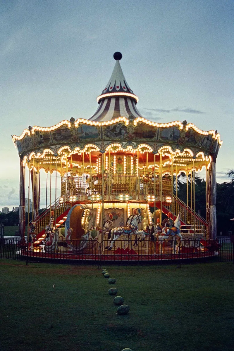 Film photo shot on Fujifilm Superia X-TRA 400 with a Praktica Bx20s, developed at Nanni Lab, by Laís Soares