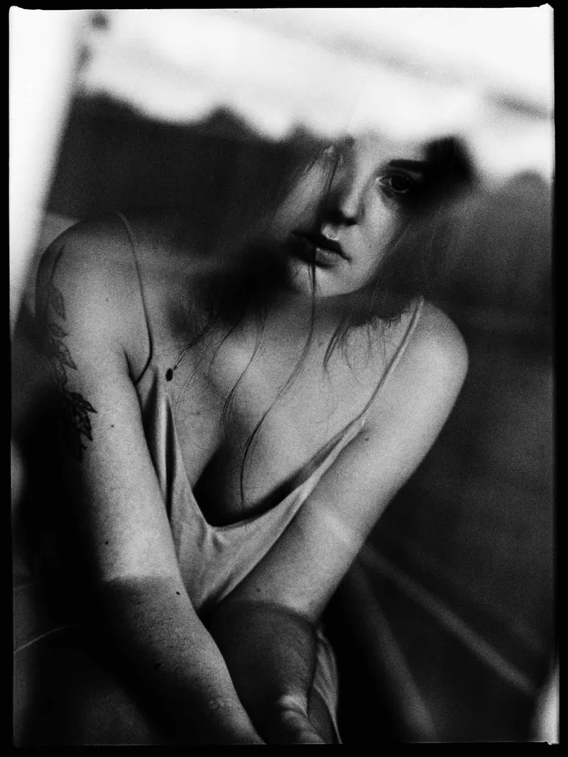 Sarah shot on Ilford FP4 Plus 125 with a Mamiya RZ67 Pro II, by Timo aka ODIN