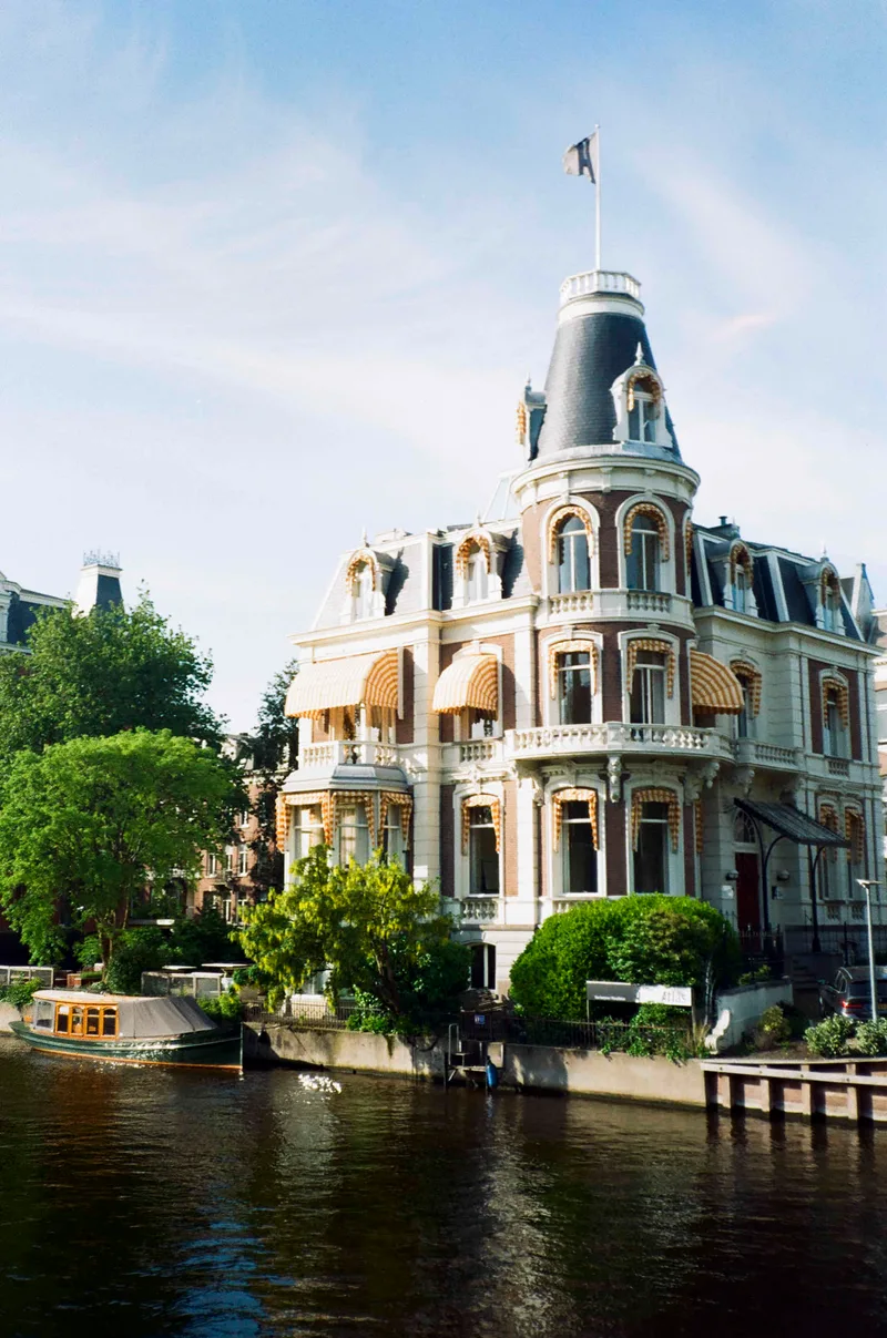 Amsterdam shot on Kodak Gold 200 with a Nikon F2, developed at Photolix, by David Grandmougin