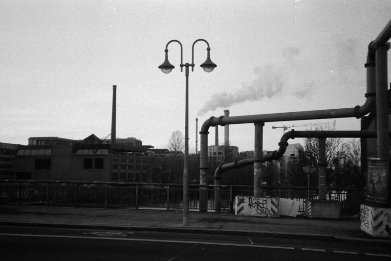 Film photo shot on Rollei RPX 400 with a Rollei Prego90, developed at Les Photos du Faubourg, by Catalina