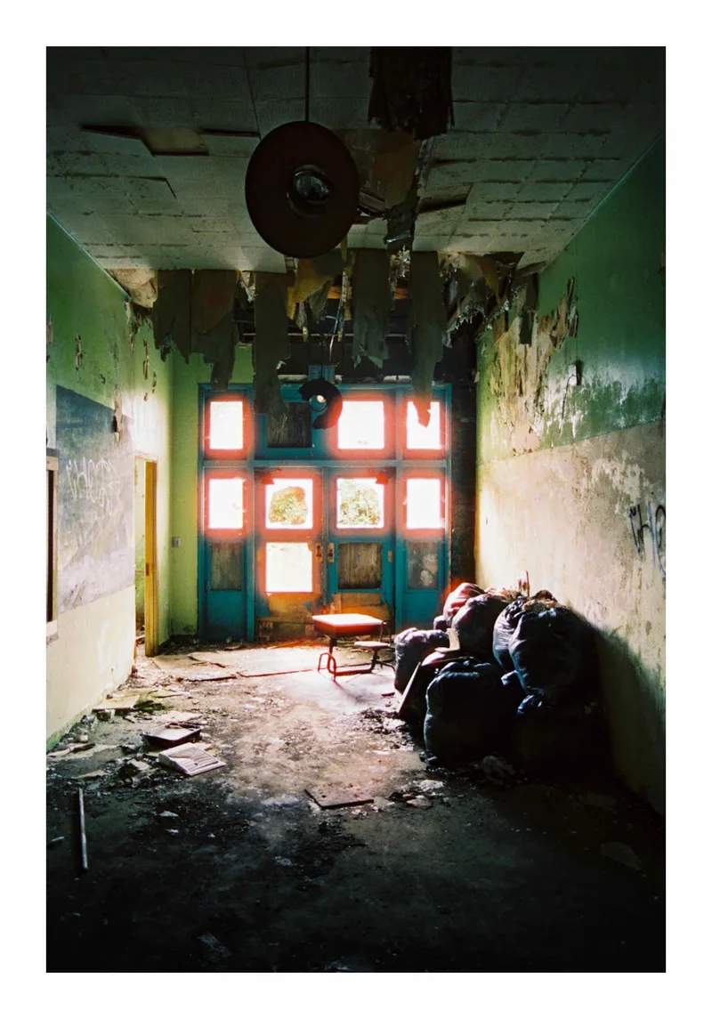 Decayed Entrance shot on Cinestill 800T with a Canon F-1, by KingOfLuck