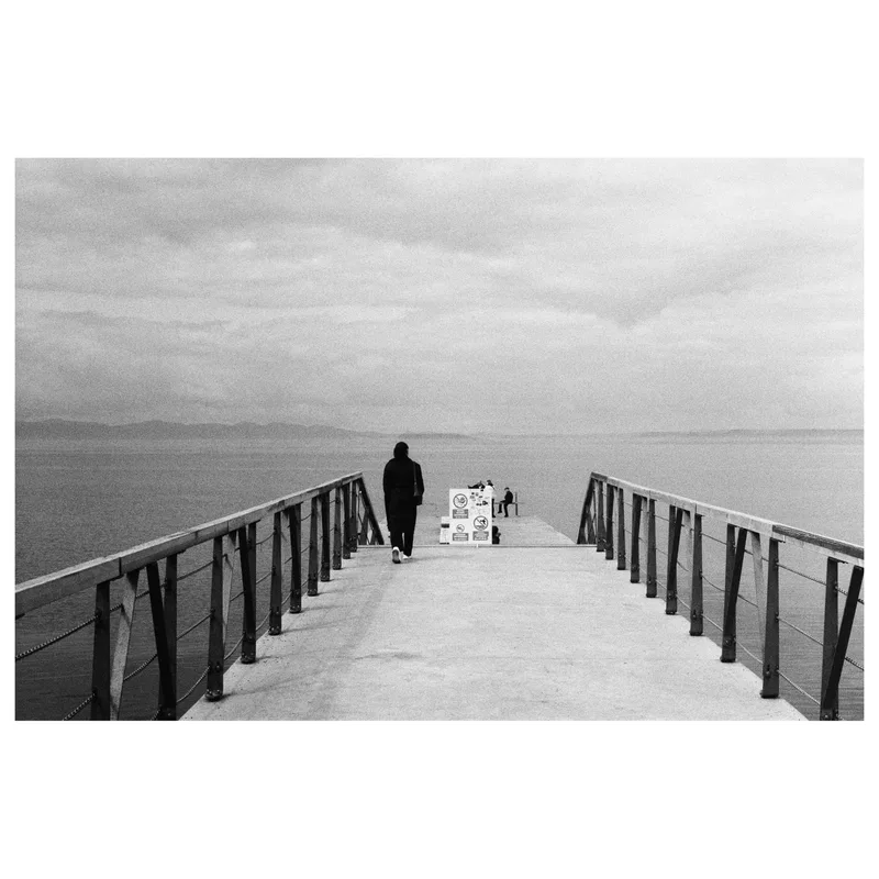 Sea shot on Tasma Type 42L 400 with a Pentax MX, by artyomhjk