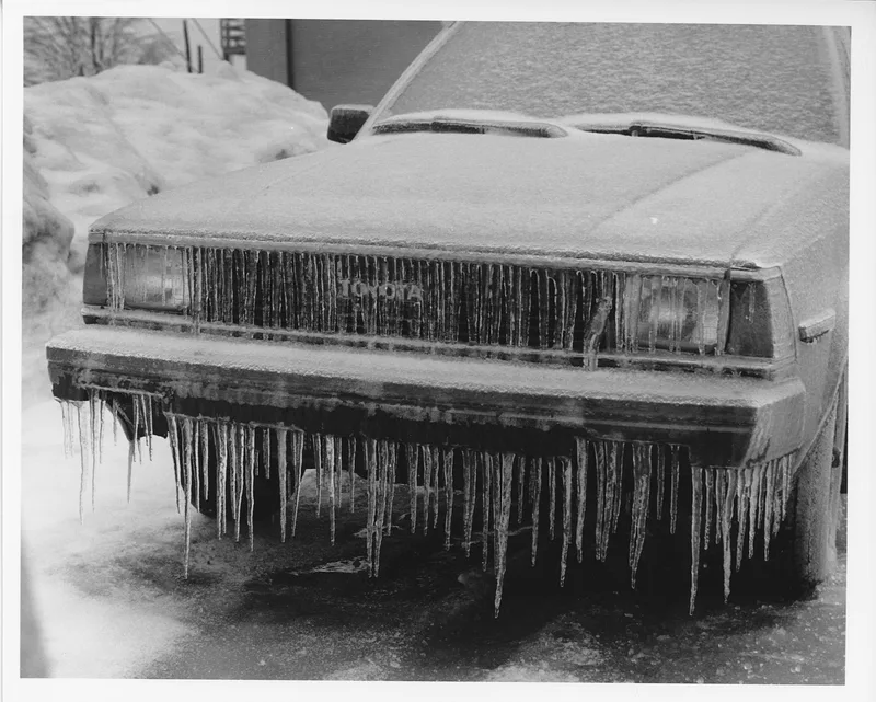 Brrr...Brrr...Brrr... shot on Kodak Plus-X with a Olympus OM-1N, developed at Home / Self-Developed, by Luc Béliveau