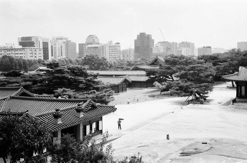 Changgyeonggung Palace shot on Ilford HP5 Plus 400 with a Rollei 35S, developed at Filmlog, by Noah R. Evans