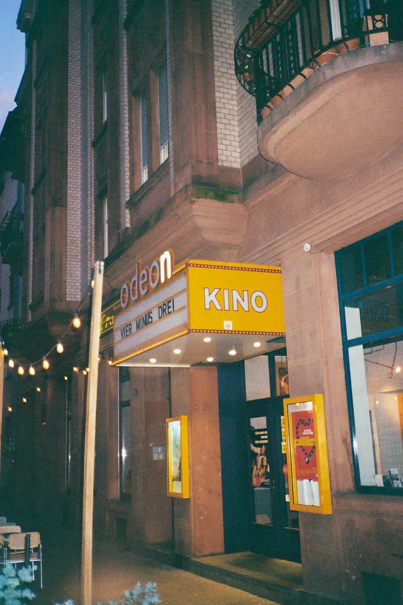 4-3 shot on Kodak Gold 200 with a Canon Sure Shot Supreme, by Julius