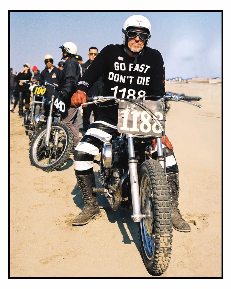 Beach race shot on Kodak Kodacolor 200 with a Contax G2, developed at Osawa Camera, by Marc