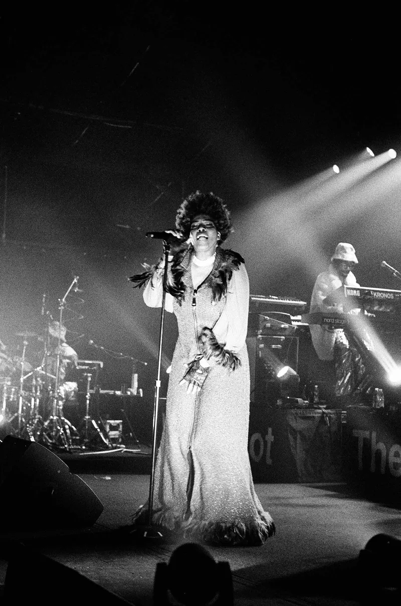Macy Gray shot on Ilford HP5 Plus 400 with a Contax RTS, developed at Essential Photo Supply, by Robert Sagers