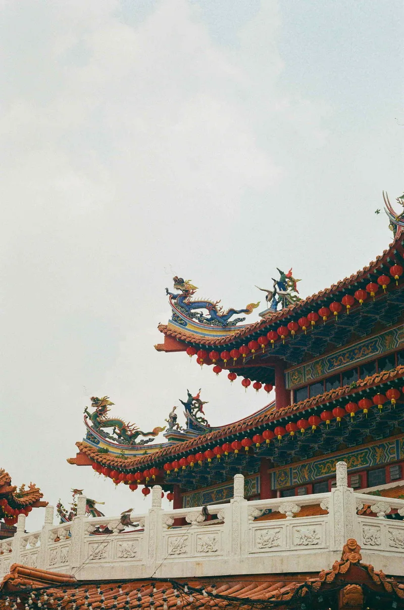 Cloud watcher shot on Kodak Gold 200 with a Canon FT QL, developed at Darkroom8, by Kram