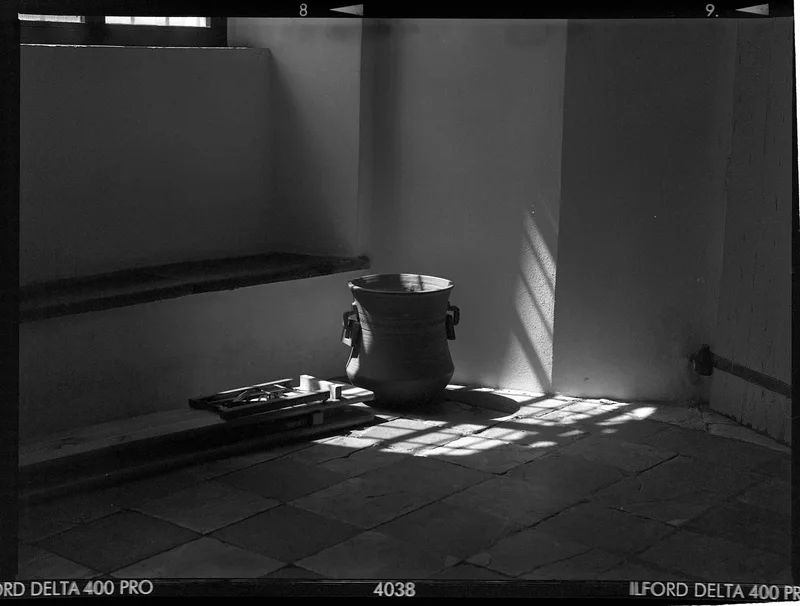 Obsessed shot on Ilford Delta 400 with a Graflex Pacemaker Speed Graphic, developed at Home / Self-Developed, by Alessandro Benevento
