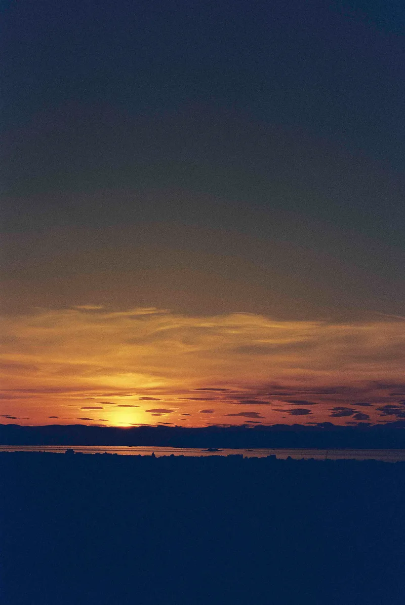 Calton Hill sunset shot on Dubblefilm Apollo 400 with a Minolta XG-9, developed at Miyagi Studio, by Alber