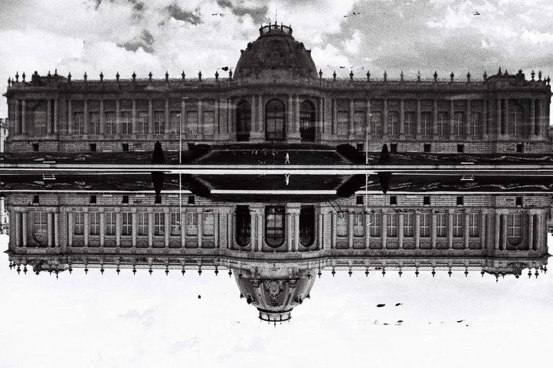 Royal Reflections shot on Silberra U400 with a Nikon F5, developed at Mori Film Lab, by Bruno van de Voorde