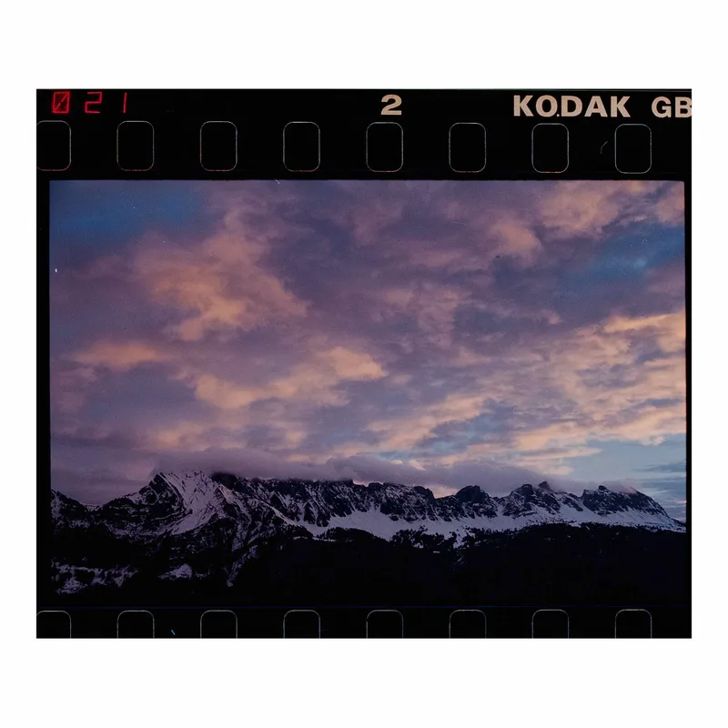 6:30 am shot on Kodak Gold 200 with a Canon EOS 1000, developed at DevbyJannis, by Alessandro Benevento