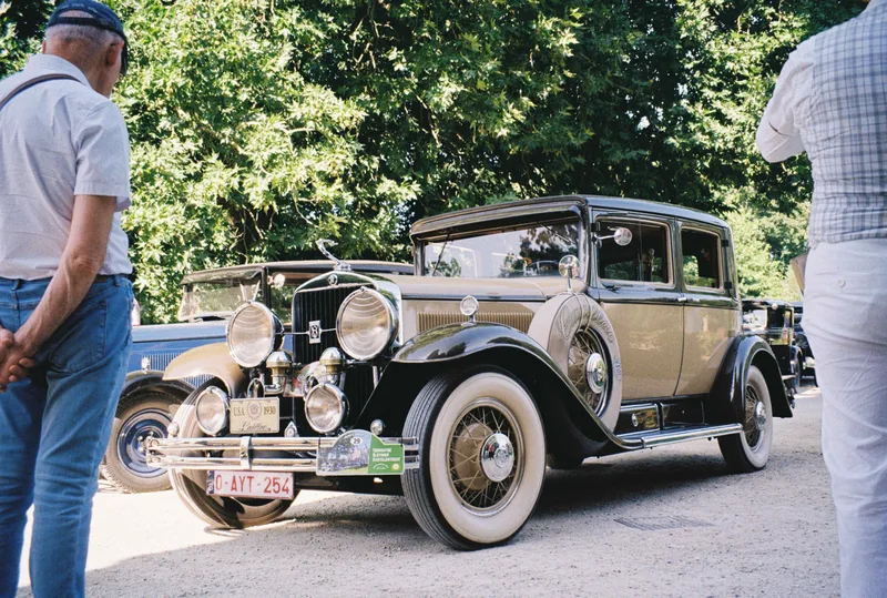 Pre war oldtimer meet pt.2 shot on Kodak UltraMax 400 with a Canon Primasuper135, developed at Mori Film Lab, by Aron Buffel
