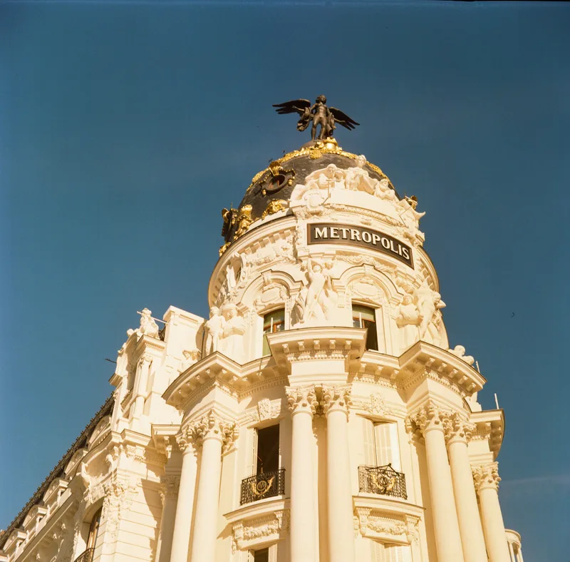 Film photo shot on Lomography CN 100 with a Yashica C, developed at Print Refinery, by Tom
