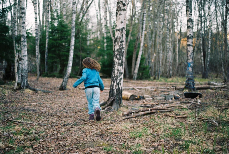 Running In the woods shot on Kodak ColorPlus 200 with a Olympus OM-2, developed at Oslo Foto, by Emil O.G Ryberg