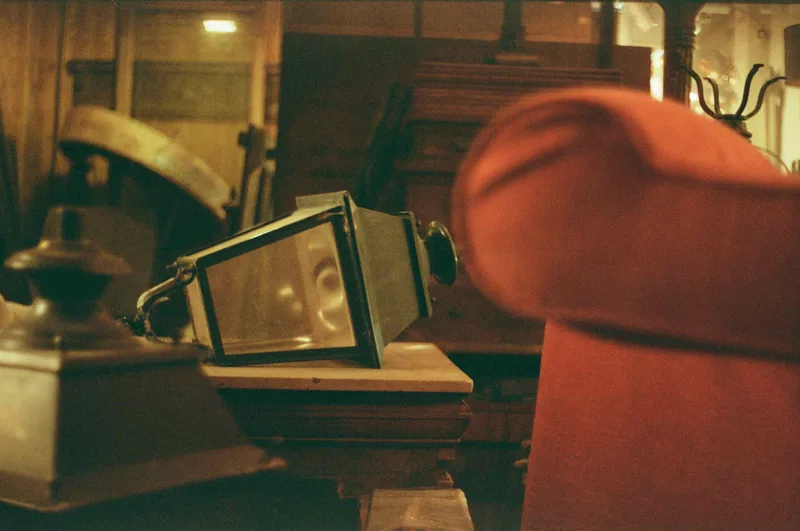 bordel belge shot on 1hundredfilm 4hundred with a Fujica AZ-1, by Eve