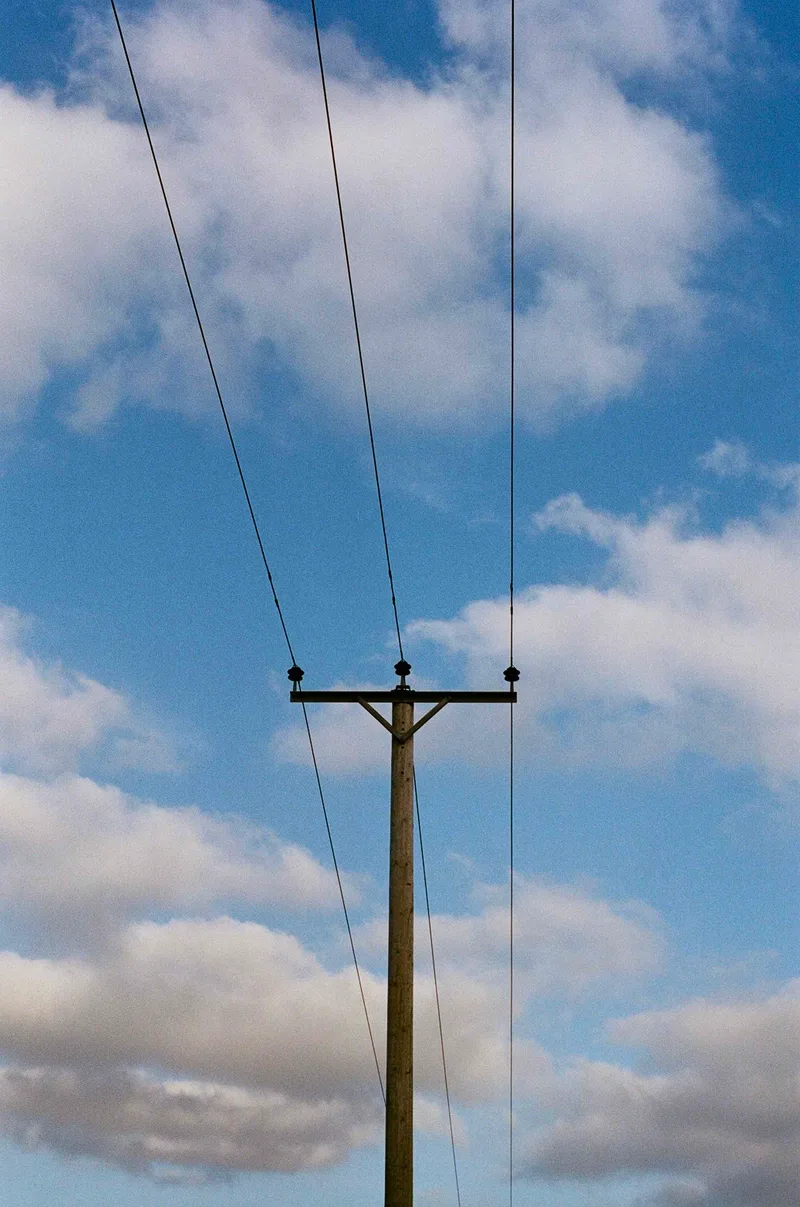 Wired shot on Agfa Vista Plus 200 with a Leica M6, by Rick Davy