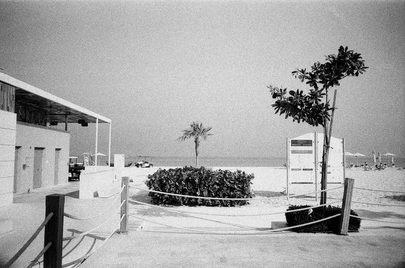 Morning at Mamsha Beach shot on Lomography Berlin Kino 400 with a Fujifilm Klasse W, developed at Gulf Photo Plus, by Mohamed Alalawi