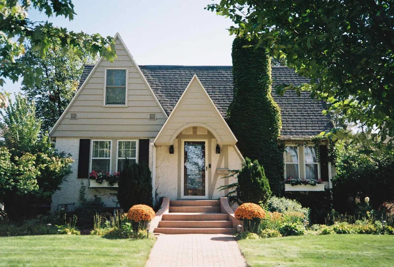 Fairy tale house shot on Kodak Portra 400 with a Olympus Stylus Epic DLX, developed at Harold’s photos, by Colin Peck