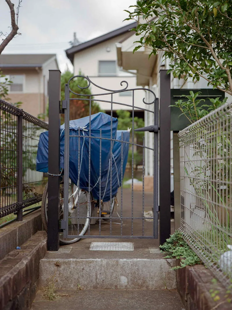 Film photo shot on Kodak Gold 200 with a Fujifilm GW690II, developed at National Photo, by Nicolas Datiche