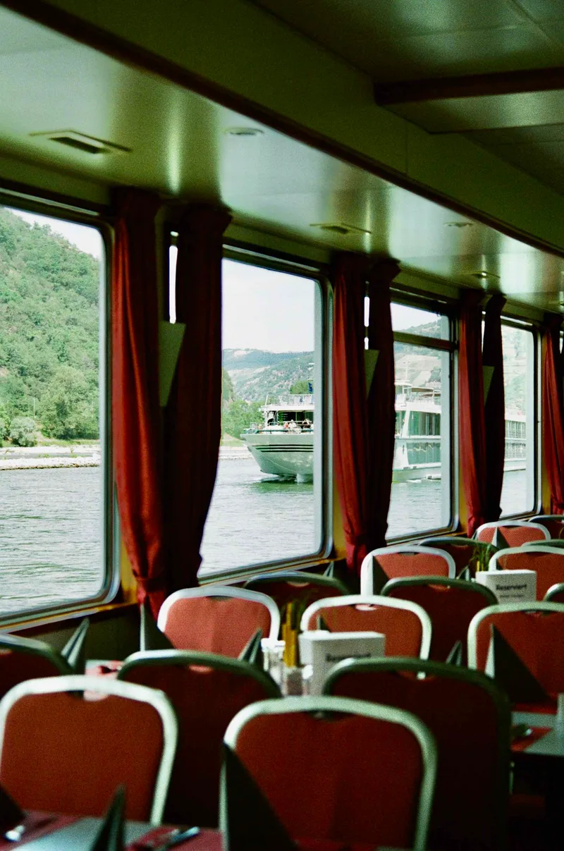Something red shot on Kodak Gold 200 with a Minolta Maxxum 5000AF, by Ana Aliboni