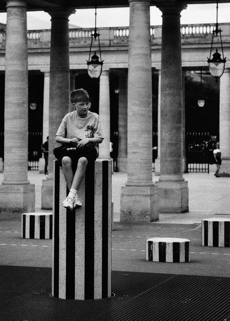 Playground shot on Ilford Kentmere Pan 400 with a Nikon F100, developed at Pelloche Lab, by Vincent Copié