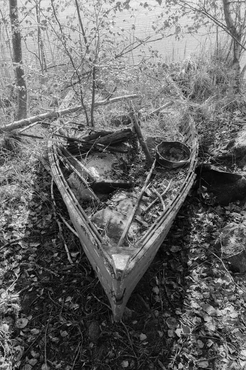 Rowing boat shot on Ilford Kentmere Pan 400 with a Nikon F5, developed at Home / Self-Developed, by Jussi