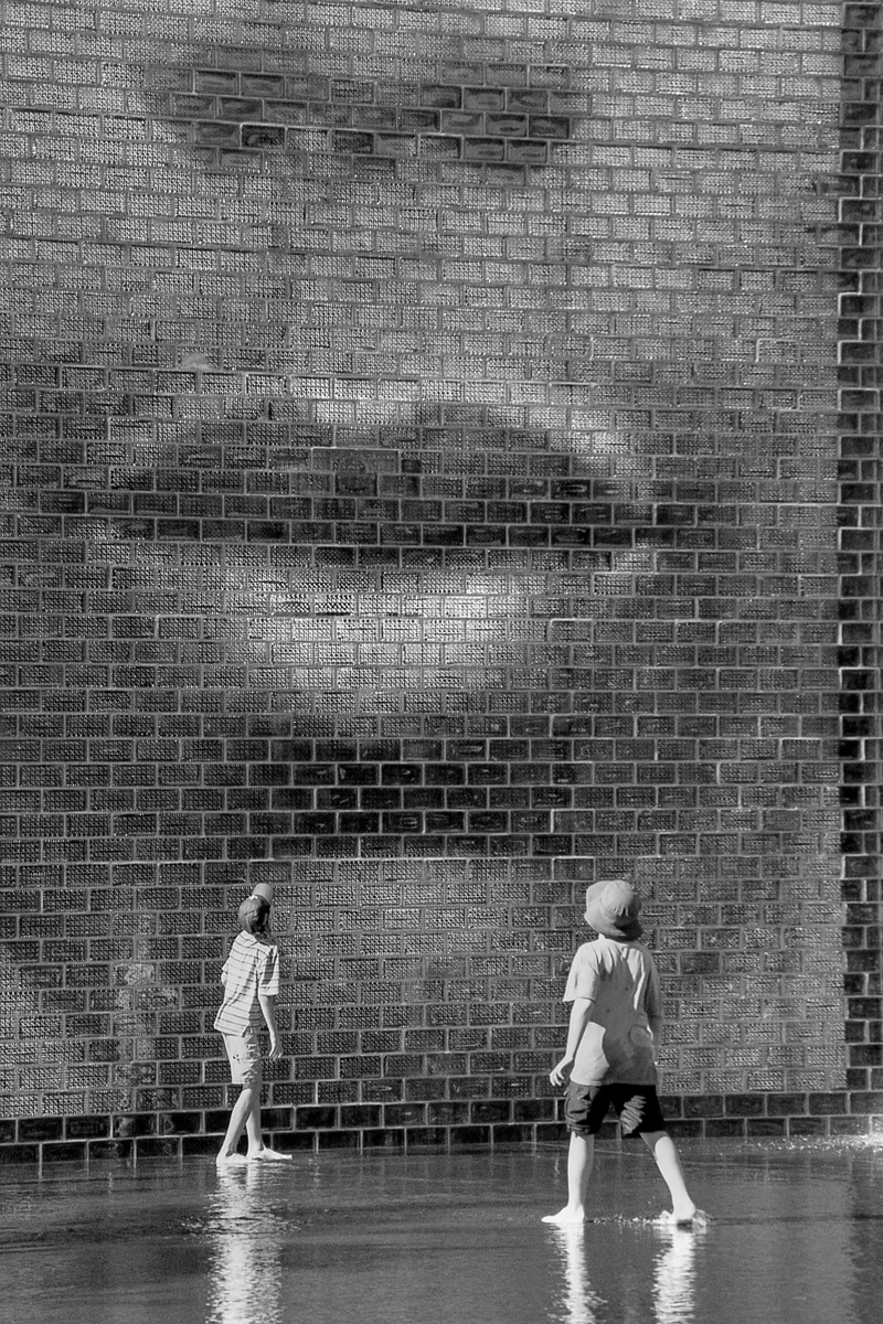 Huh? shot on Ilford XP2 Super 400 with a Pentax Program A, developed at Walgreen's, by Chikubi
