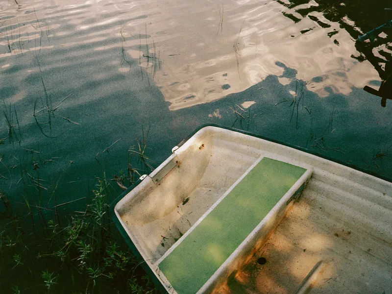 Lost memory shot on Fujifilm Superia X-TRA 400 with a Konica Autoreflex T3, developed at المَرتع/al_mart3, by Obey