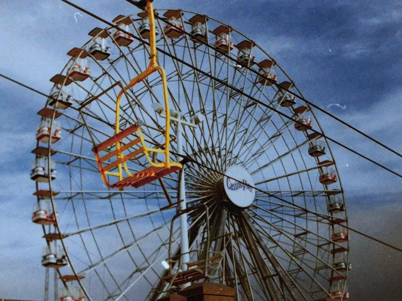 Seaside 🎡 shot on Lomography Color Tiger 110 with a Kodak Ektralite 10, developed at New Jersey Film Lab, by FarleyEktralite10