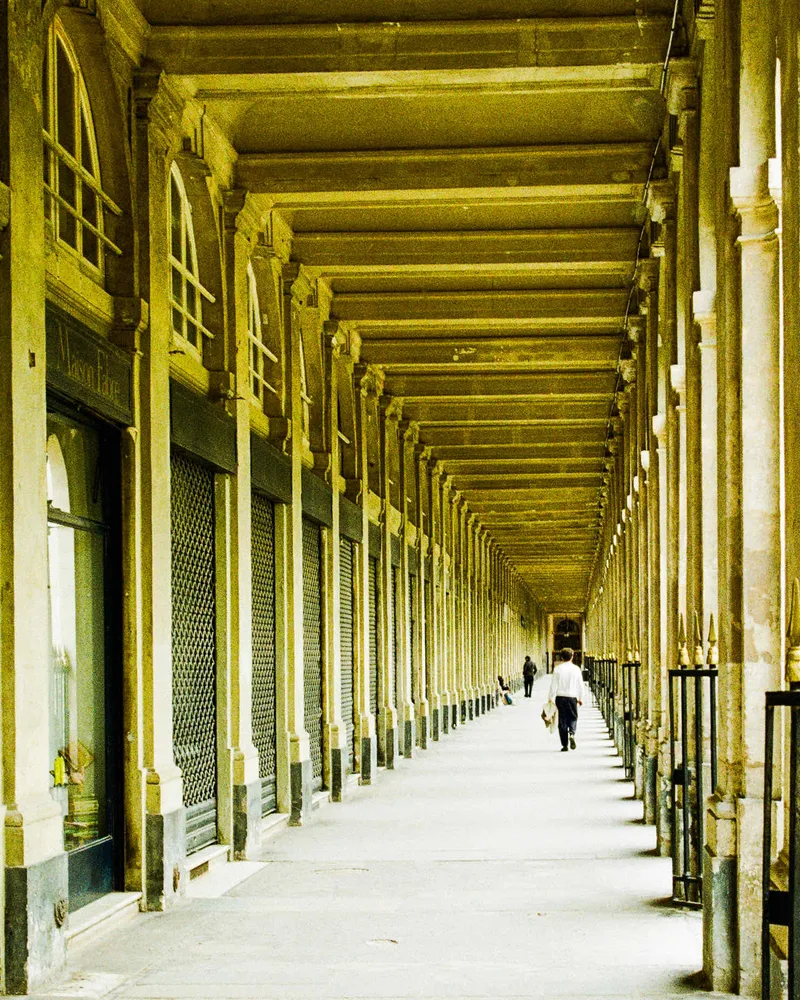 Passage shot on Kodak Gold 200 with a Nikon F60, developed at Foto Americaine, by Steph