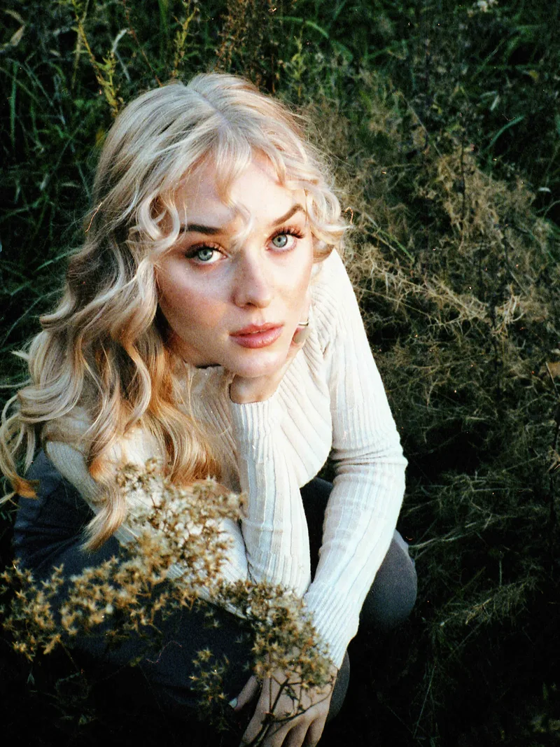 Film photo shot on Cinestill 800T with a Contax T2, by Deegs