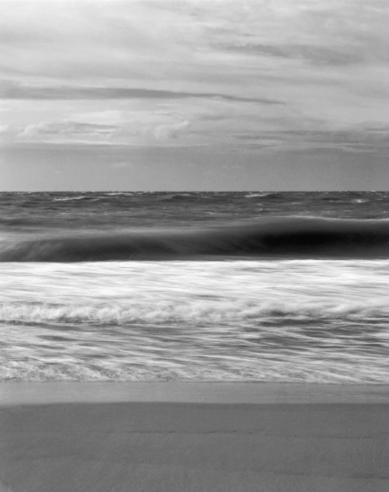 Waves shot on Ilford Delta 100 with a Chamonix 45F-2, developed at Home / Self-Developed, by Patrick Marquetecken
