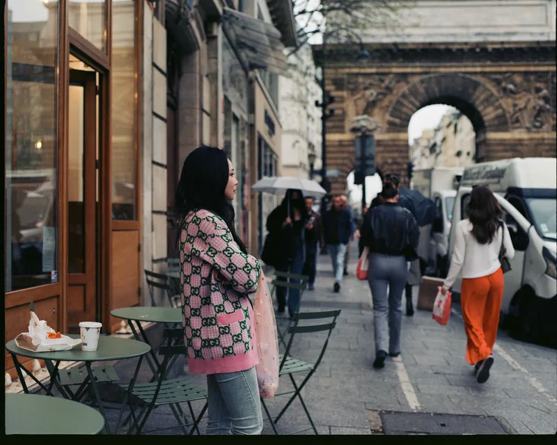 Trottoir shot on Kodak Ektar 100 with a Pentax 67, developed at LSD, by Maureen