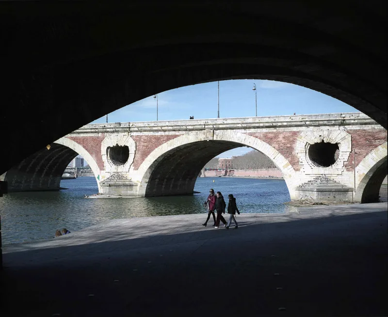 The Bridges shot on Lomography CN 400 with a Mamiya 7II, developed at Photo Signe Des Temps, by Paul