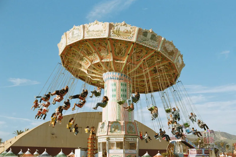 Film photo shot on Kodak ColorPlus 200 with a Minolta Hi-Matic11, developed at 35M Pro, by Ryan Graff
