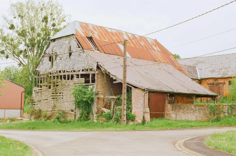Housing problem shot on Kodak Gold 200 with a Zenza Bronica ETRSi, developed at Key-Color Fotolab, by Danny Wage