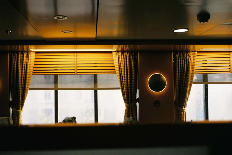 Film photo shot on Kodak Portra 400 with a Rollei 35, by Aurore