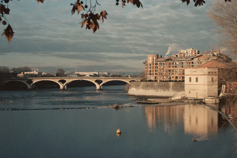 Toulouse shot on Cinemot Lisboa 400 D with a Contax Aria, developed at Photo Signe Des Temps, by PhotoSigneDesTemps