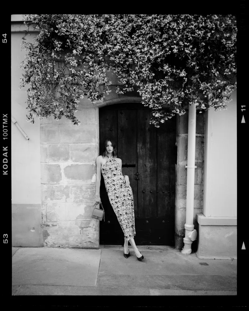 Lucy shot on Kodak T-Max 100 with a Mamiya 7II, developed at viertel vor 8, by kayserlich