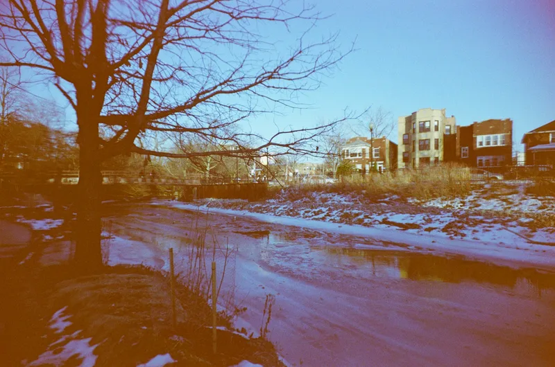 Film photo shot on Dubblefilm Pacific 400 with a Lomo Apparat, developed at Reformed Film Lab, by parker