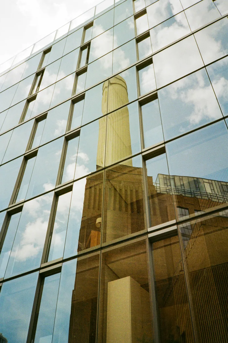 Power shot on Fujifilm FujiColor C200 with a Nikon L35AF, developed at Take It Easy, by Guesty