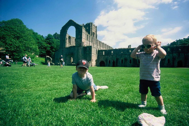 Making memories shot on Agfa Precisa with a Chinon CE-5, developed at Tanners Bank Darkroom , by Mark Beadle