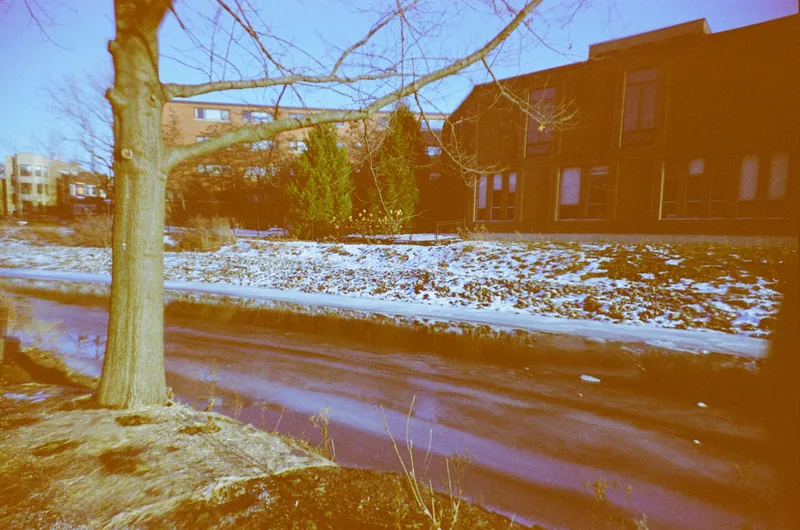 Film photo shot on Dubblefilm Pacific 400 with a Lomo Apparat, developed at Reformed Film Lab, by parker